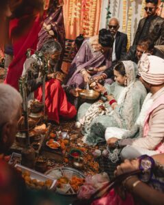 indian-bride-and-groom-chose-the-triyuginarayan-temple-as-v0-ng70q26gej1f1