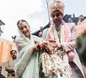 indian-bride-and-groom-chose-the-triyuginarayan-temple-as-v0-qgi1pnegej1f1
